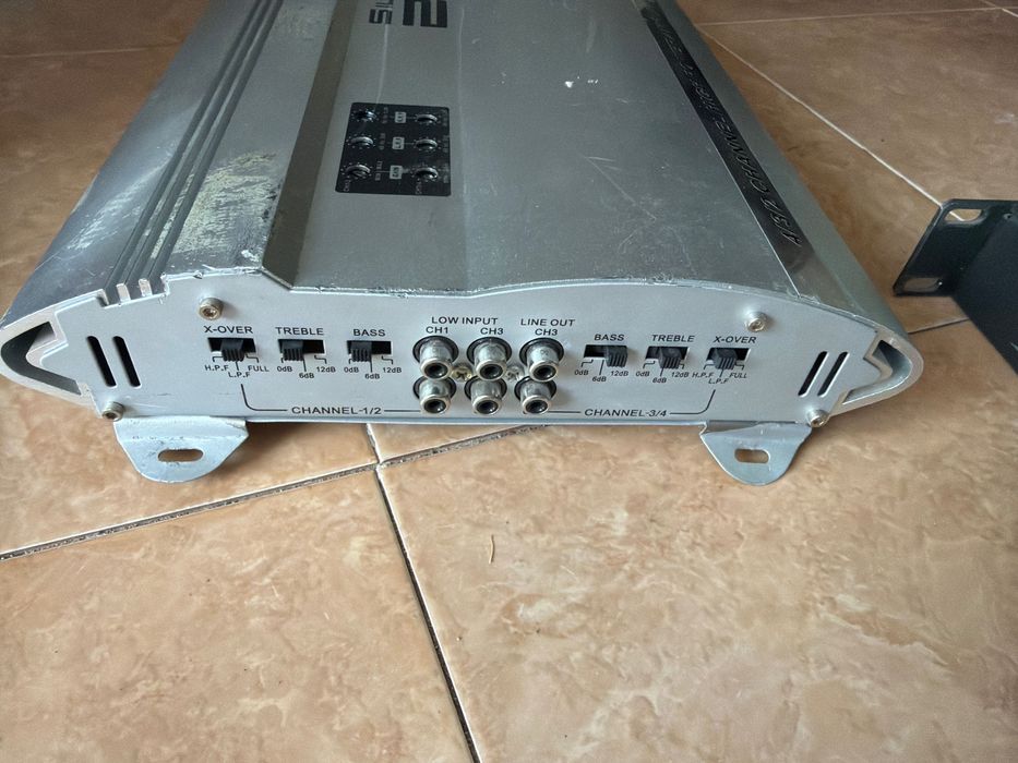 Amplificator audio pentru masina 2200wati