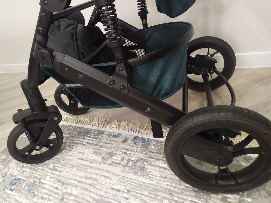 Продам новую коляску