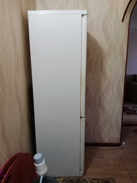 Продам не рабочий холодильник