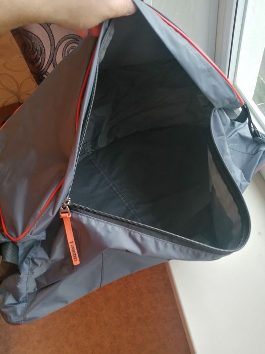 Для хранения вещей в лодке.