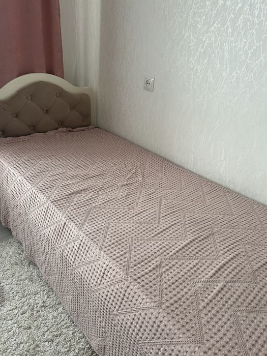 Кровать 1 спальная.