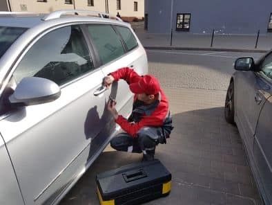 Вскрытие машина, взлом авто, вскрытия авто, прикуриватель