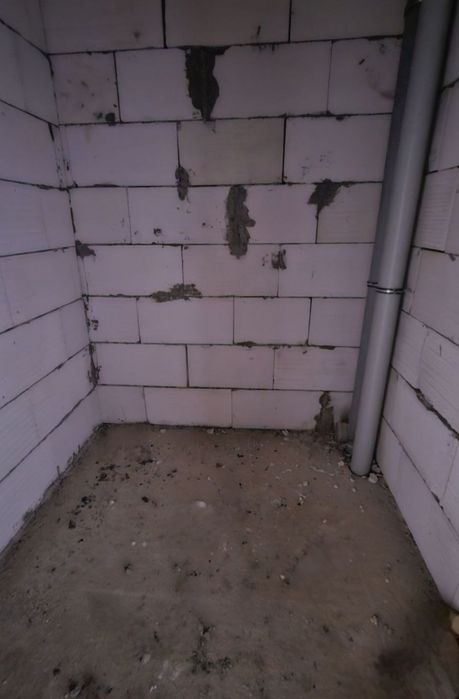 Karvon Shopping tomonda 1 xonali korobka sotiladi