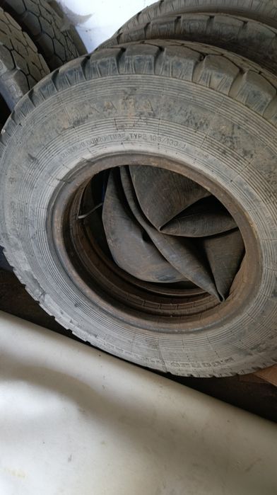 Шины на КамАЗ - ЗИЛ 9.00 R20