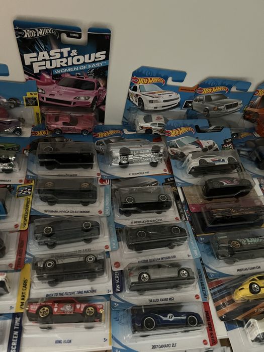 Коллекция машин Hot wheels