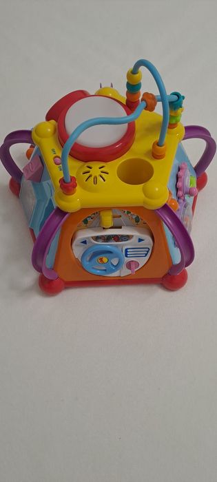 Vând centru muzical de activități copii