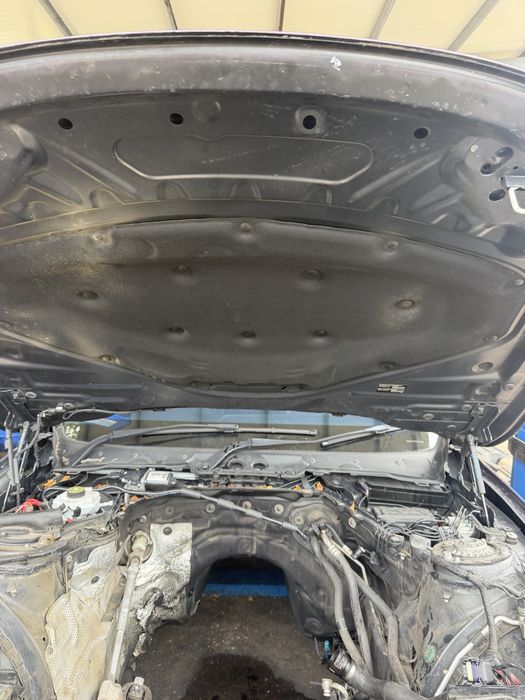 Преден капак бмв ф30/31 (preden kapak bmw f30/31 originalen)