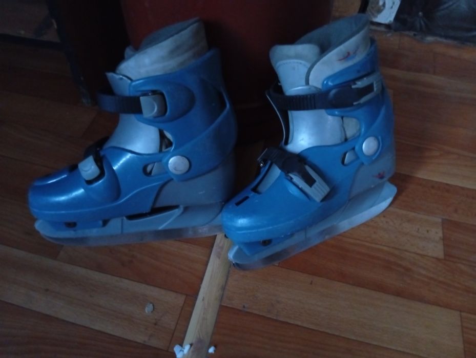 Продам коньки детские