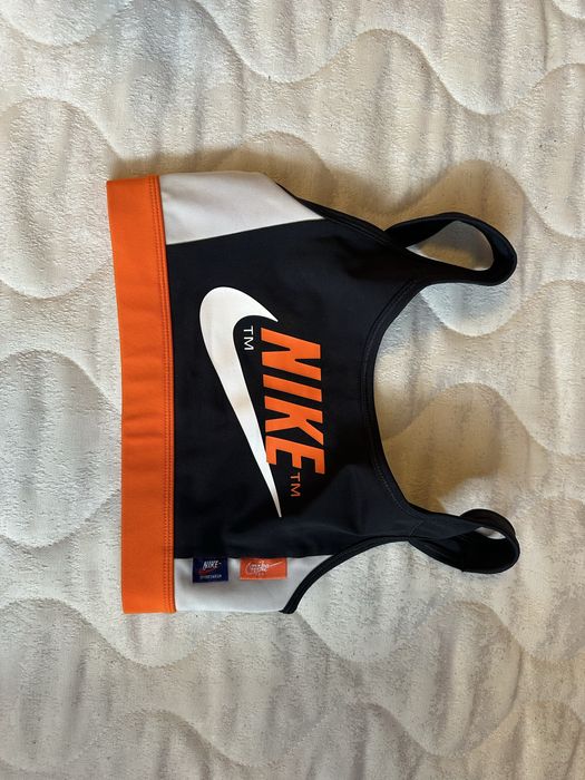 Бюстие Nike черно