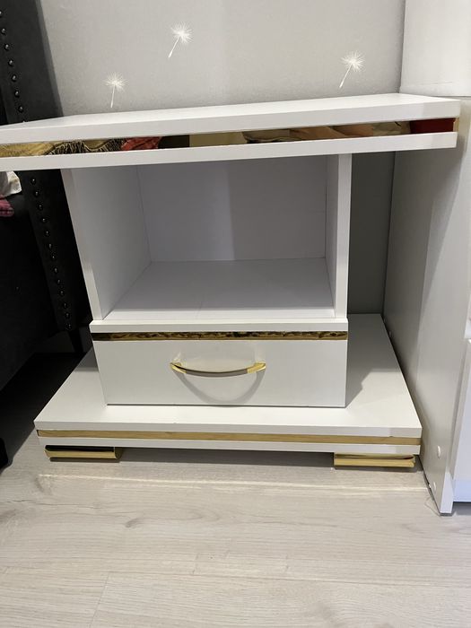 Продам тумбочку….