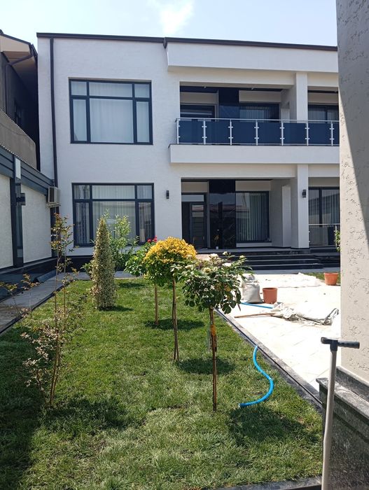 Gazonlar  va gullar olami
