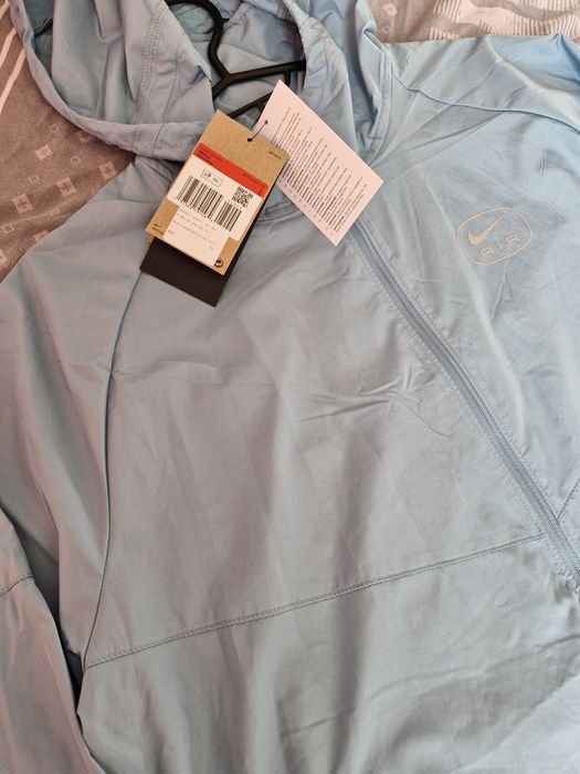 НОВ,оригинален анцуг на Nike Air, L размер