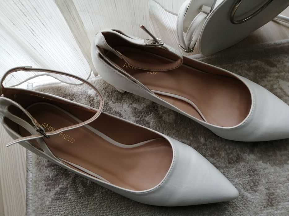 Set pantofi albi 41 și geantă, noi