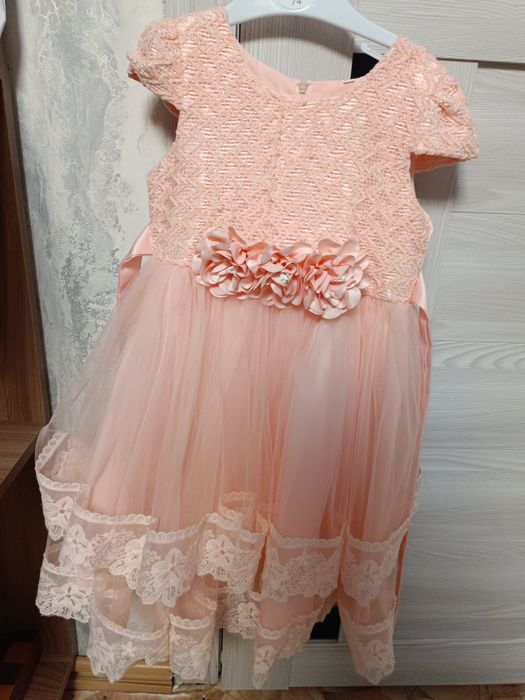 Платья праздничные для девочки