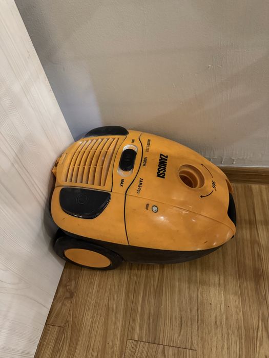 Продам пылесос Zanussi