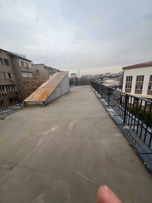 М.Тинчлик.Школа 298.Продам 4х уровн. коммерч. объект площадью 300кв.м.