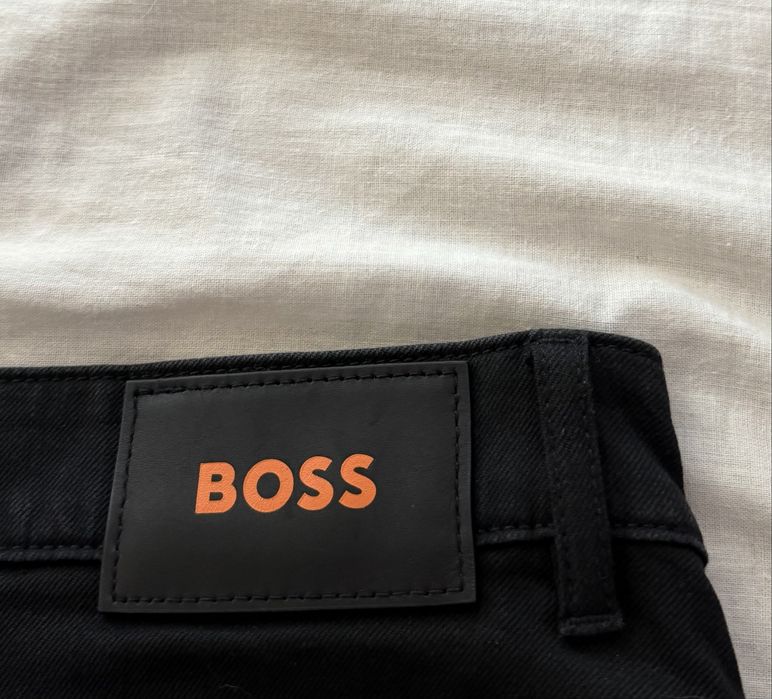 Hugo Boss.blugi pentru bărbați,măr.M(32/32)