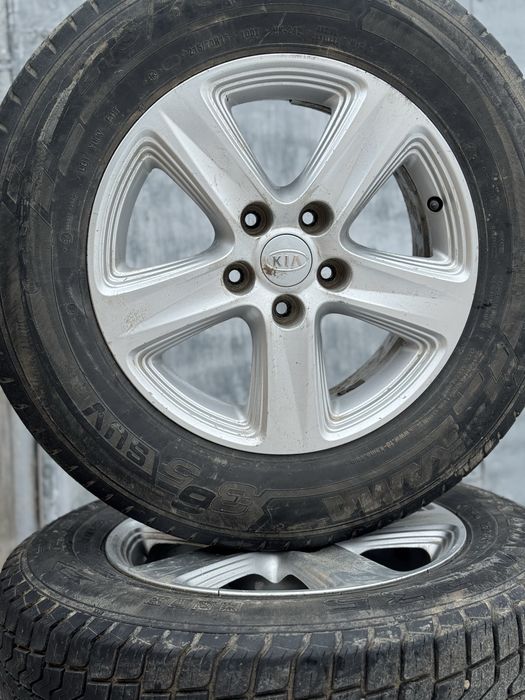 продам шины 215/70R16
