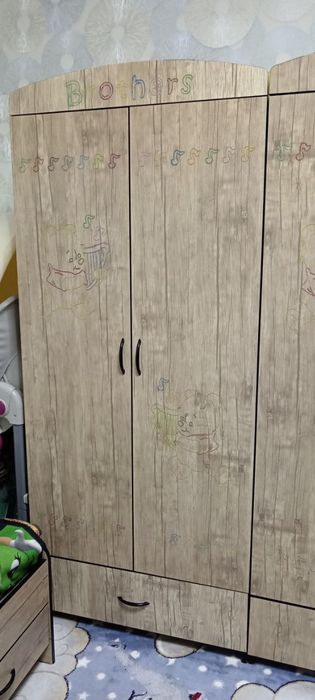 Sotiladi detskiy mebel