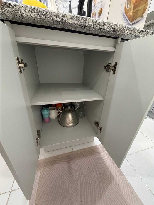 островок для кухни с гранитом + барные стулья