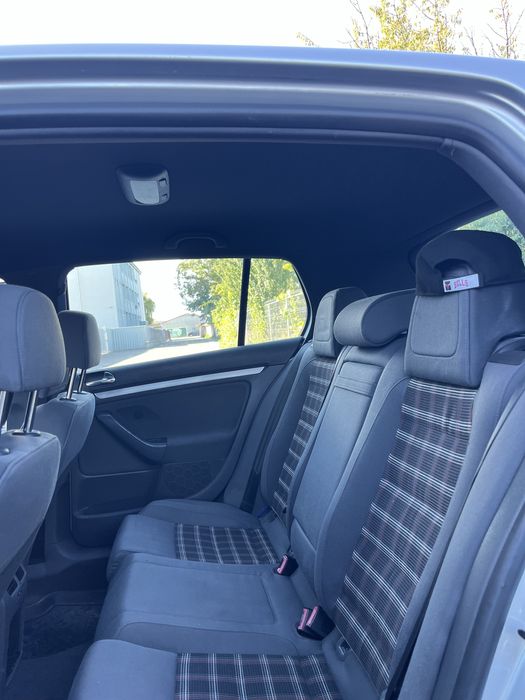 Vand sau schimb Golf 5 GTI