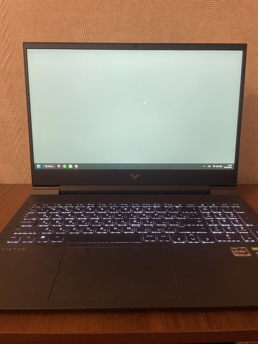 ноутбук hp-victus 16
