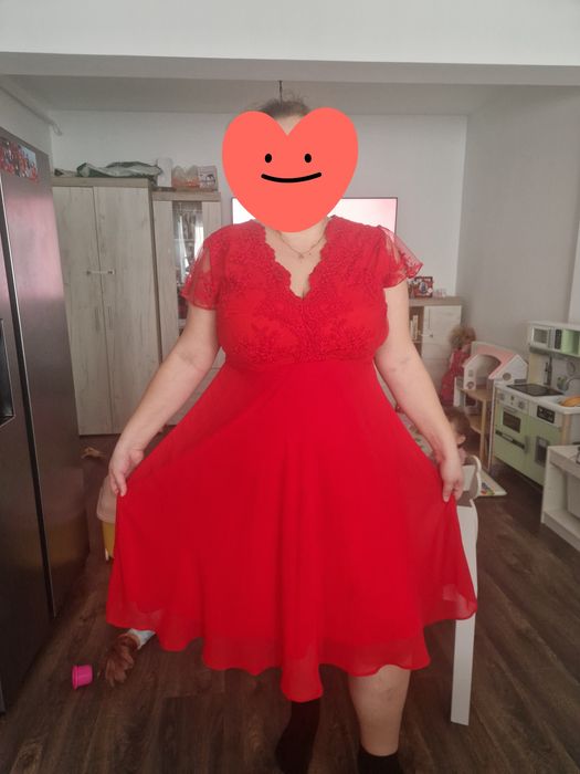 Rochita rosie facuta la comanda