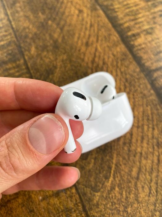 ЧИСТО НОВИ/ оригинални Airpods 2 gen