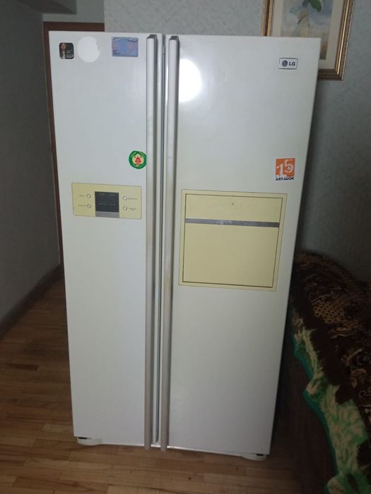 продаем холодильники