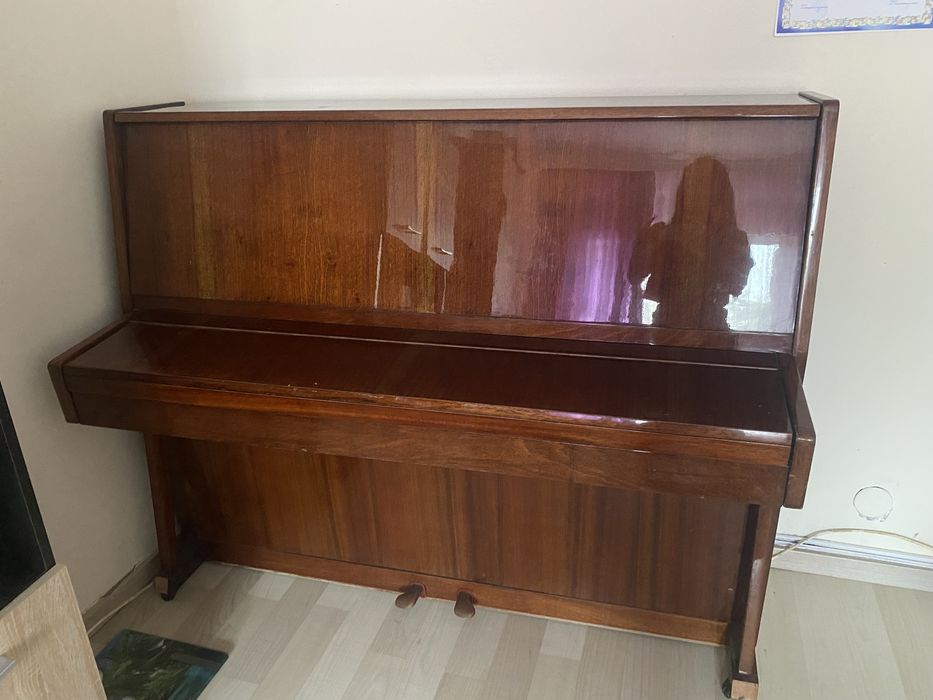 Pianina de vanzare
