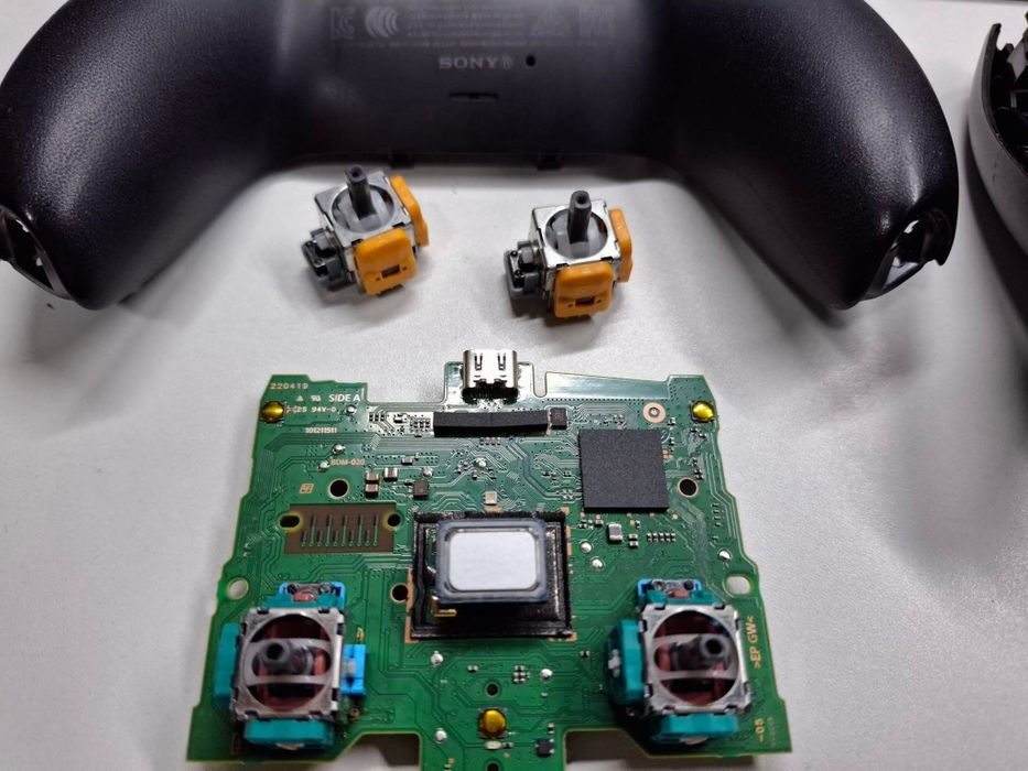 Reparatii Controller PS5–Schimb Joystick/Analog Hall Effect 80 LEI