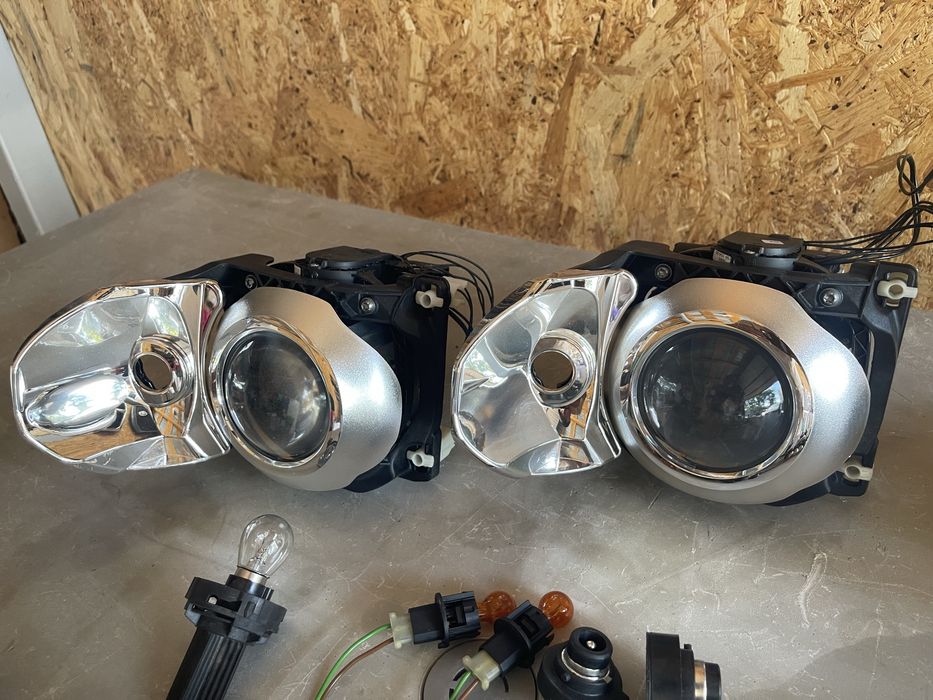 Lupă / Proiector Far Bi-Xenon Hella OEM -Audi A8 (⁠1YL 158695-01⁠) Modul Balast LED DRL Far Audi A8