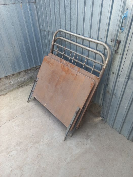 Продаётся кровать.