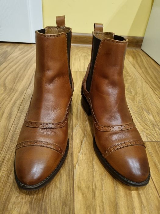 Продавам кожени боли на фирмата Massimo Dutti