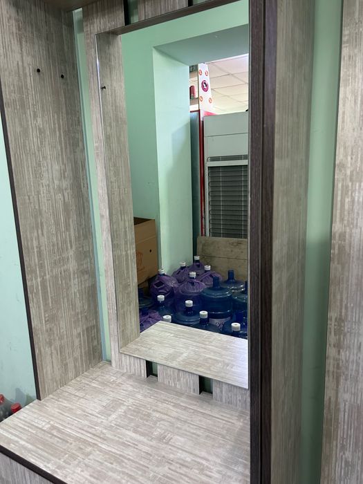 Прихожая в сером цвете