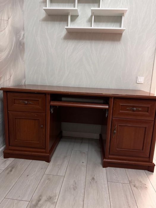 Рабочий и компьютерный стол