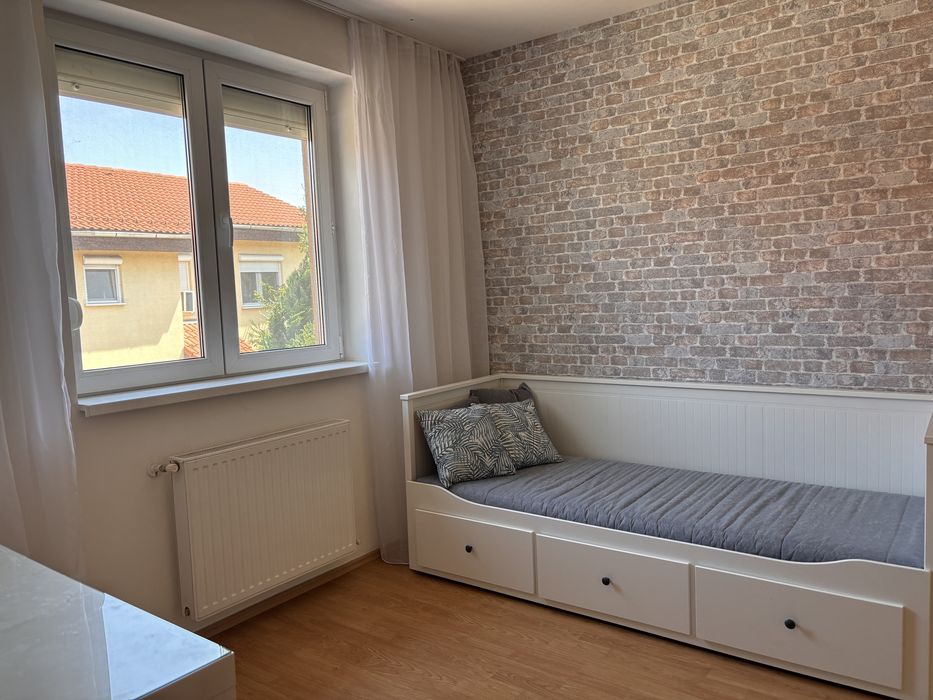 Vand Vila 3 camere in Ansamblul Rezidential Azur (Pipera)