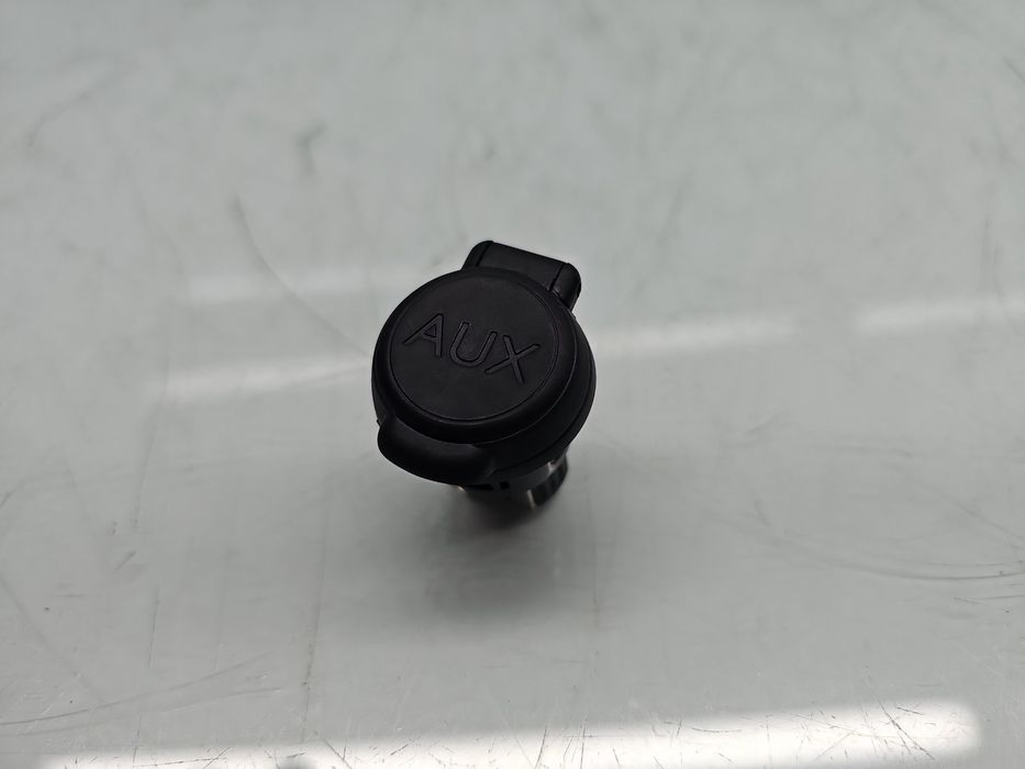 Conector auxiliar USB PEUGEOT 508 [Fabr 2010-2018] 96647952XT