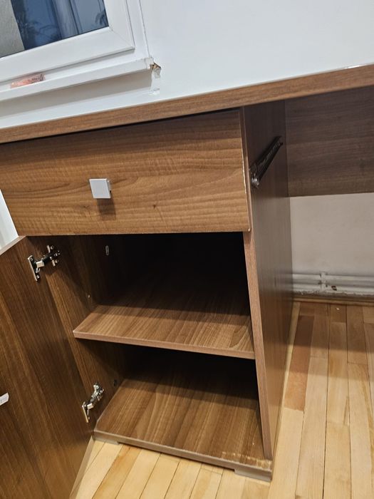 Masa de birou, sertar, stare bună.