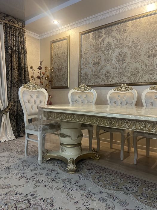 Продам шикарный стол со стульями