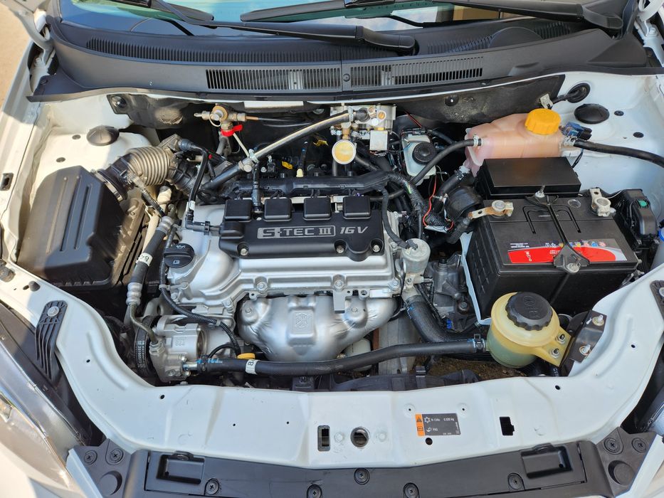 Нексия-3, механика, 230 минг юрган, петнолар бор,