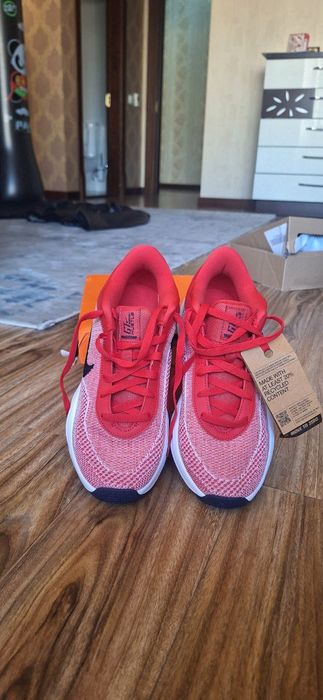 Новые кроссовки Nike оригинал