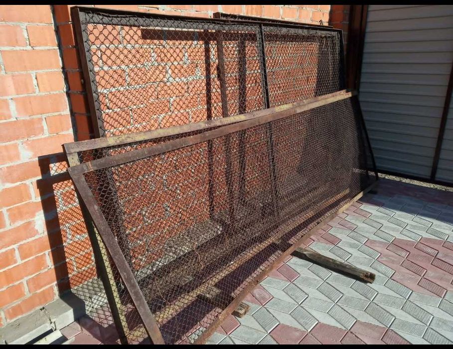 Сетка ограждения металлическая