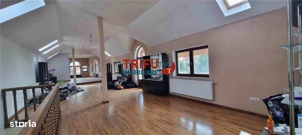 Casa 10 camere de inchiriat zona Centru cu piscina interioara