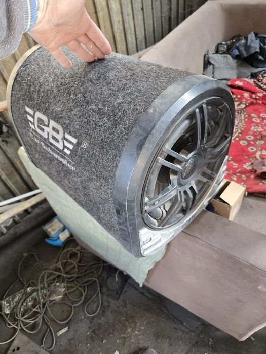 Продам 2 сабуфера