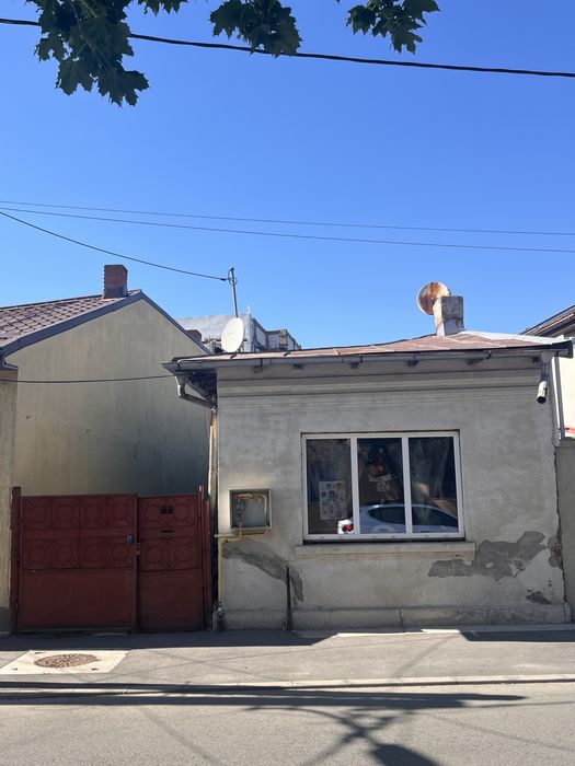 De vanzare teren si constructie veche, zona Politia Rutiera strada Câmpia Islaz