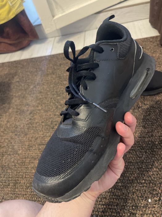 Продам кроссовки