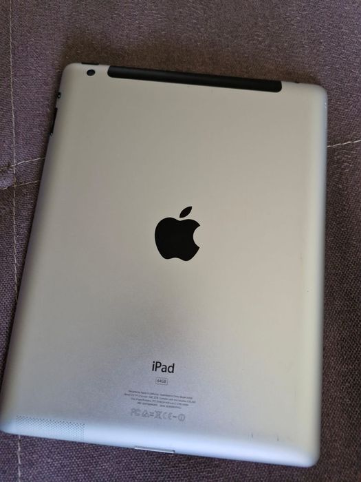 iPad 3   4G 64Гб