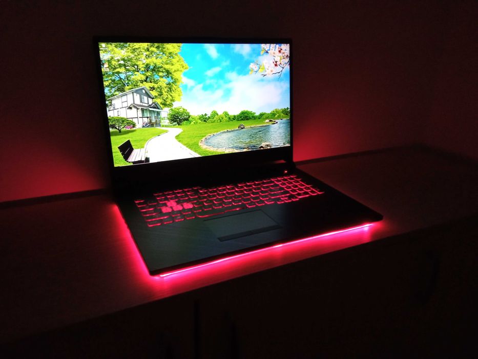 Laptop I7 Intel RTX EXTREM GAMING placa video dedicata NVIDIA RTX 16GB ram ecran 15.6 inch REFRESH 144Hz 2 placi video SSD windows 11 ASUS ROG STRIX