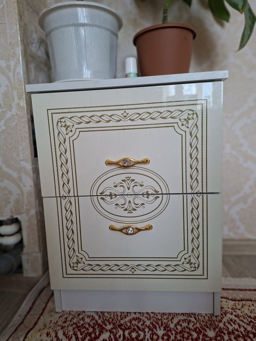 Продам тумбочки 2шт